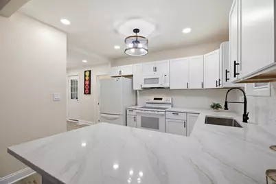 32 Sargon St, Springfield, MA 01104 - Photo 10
