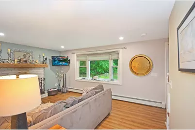 57 Quaker St, Northbridge, MA 01534 - Photo 6