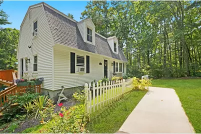 57 Quaker St, Northbridge, MA 01534 - Photo 2