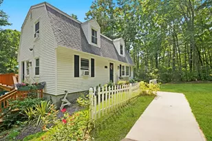 57 Quaker St, Northbridge, MA 01534 - Photo 2