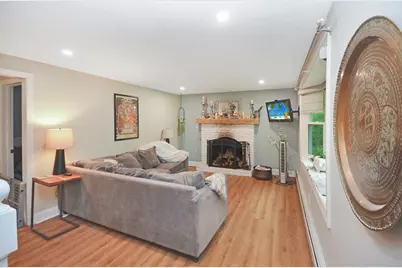 57 Quaker St, Northbridge, MA 01534 - Photo 4