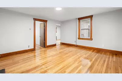 13 Oxford St, Lynn, MA 01902 - Photo 8