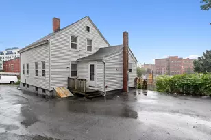 13 Oxford St, Lynn, MA 01902 - Photo 2