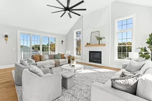 14 Liana St, Woburn, MA 01801 - Photo 4
