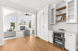14 Liana St, Woburn, MA 01801 - Photo 16