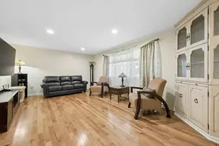 19 Hickory Dr, Worcester, MA 01609 - Photo 4