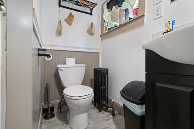 19 Suffolk St, Springfield, MA 01109 - Photo 16