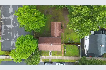 19 Suffolk St, Springfield, MA 01109 - Photo 22