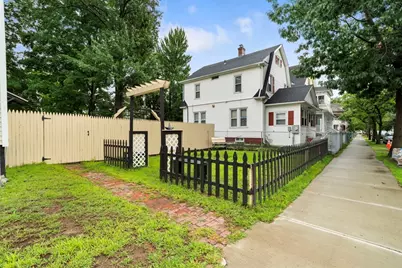 19 Suffolk St, Springfield, MA 01109 - Photo 24