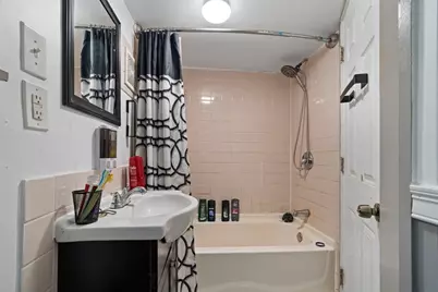 19 Suffolk St, Springfield, MA 01109 - Photo 10