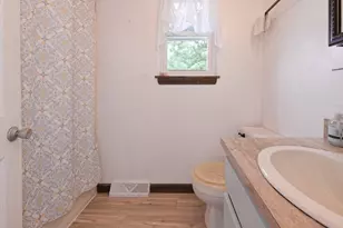 41 West St, Milford, MA 01757 - Photo 18