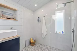 16 Billows St, Winthrop, MA 02152 - Photo 10