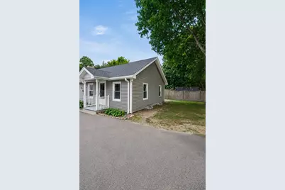 164 Warren Ave #B, Whitman, MA 02382 - Photo 2