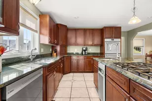 261 Oak St, Methuen, MA 01844 - Photo 10