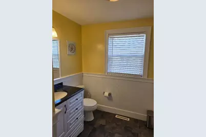 23 Valley Rd, Dracut, MA 01826 - Photo 10
