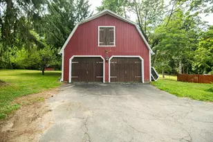 18 Steele St, Worcester, MA 01607 - Photo 12