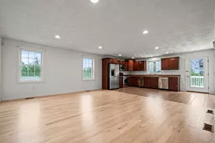 6 Fairlawn, Burlington, MA 01803 - Photo 2