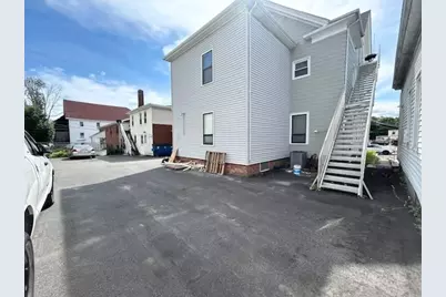 20 Cottage St, Brockton, MA 02301 - Photo 4