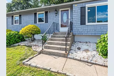 39 Barbara Ave, Auburn, MA 01501 - Photo 2