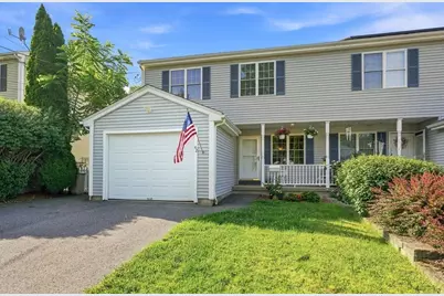 42 Castine St #A, Worcester, MA 01606 - Photo 2