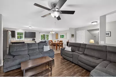 79 Pembroke Ave, Acushnet, MA 02743 - Photo 12