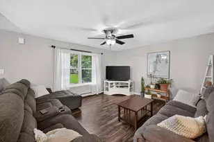 79 Pembroke Ave, Acushnet, MA 02743 - Photo 10