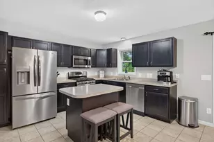 79 Pembroke Ave, Acushnet, MA 02743 - Photo 4