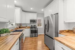 329 Pleasant St, Ashland, MA 01721 - Photo 8