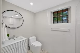 21 Brewster St, Provincetown, MA 02657 - Photo 38