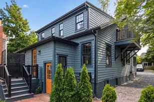 21 Brewster St, Provincetown, MA 02657 - Photo 4