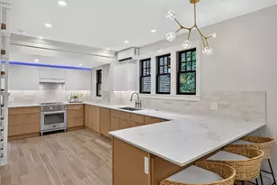 21 Brewster St, Provincetown, MA 02657 - Photo 1