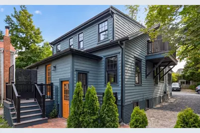 21 Brewster Street, Provincetown, MA 02657 - Photo 2