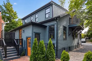 21 Brewster St, Provincetown, MA 02657 - Photo 2