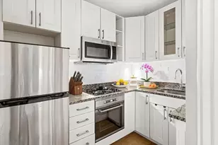 386 Commonwealth Ave, Boston, MA 02215 - Photo 2