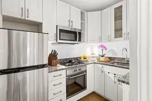 386 Commonwealth Ave, Boston, MA 02215 - Photo 2