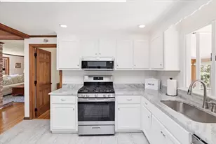 106 Pine St, Yarmouth, MA 02675 - Photo 8