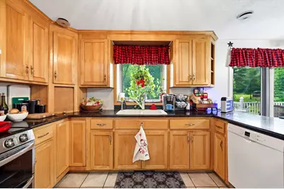 10 Lyman Barnes Rd, Brimfield, MA 01010 - Photo 8