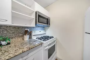 9 Hawthorne Pl, Boston, MA 02114 - Photo 20