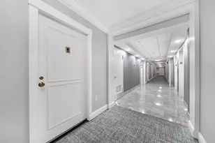 9 Hawthorne Pl, Boston, MA 02114 - Photo 34