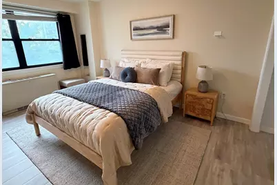 9 Hawthorne Pl #7H, Boston, MA 02114 - Photo 2