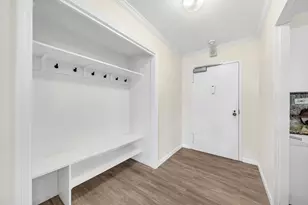 9 Hawthorne Pl, Boston, MA 02114 - Photo 12