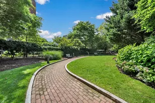 9 Hawthorne Pl, Boston, MA 02114 - Photo 26