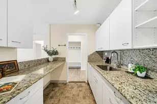 9 Hawthorne Pl, Boston, MA 02114 - Photo 16