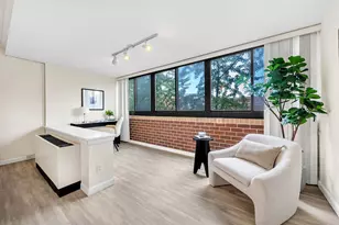 9 Hawthorne Pl, Boston, MA 02114 - Photo 8