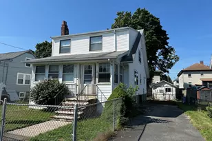 131 Farrington St, Quincy, MA 02170 - Photo 1