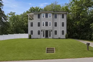 33 Milford St, Upton, MA 01568 - Photo 1