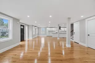 33 Milford St, Upton, MA 01568 - Photo 4