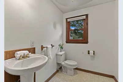 19 Pembroke St, Marlborough, MA 01752 - Photo 16