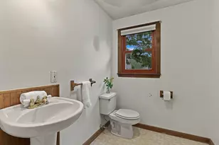 19 Pembroke St, Marlborough, MA 01752 - Photo 16