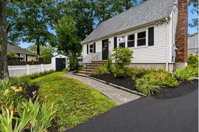 19 Pembroke St, Marlborough, MA 01752 - Photo 2